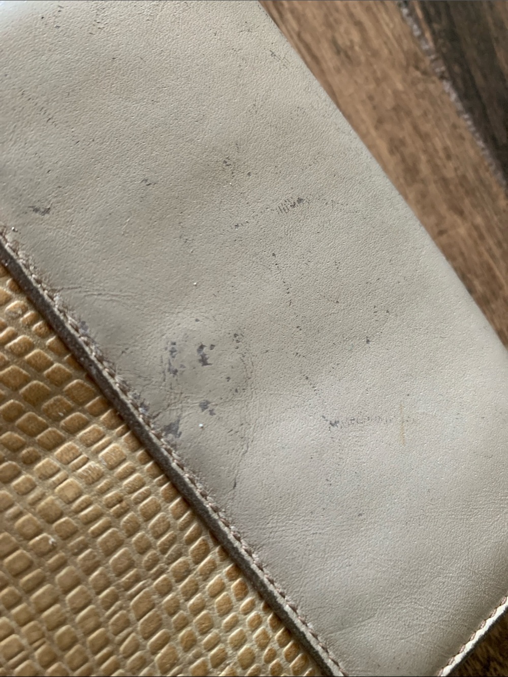 Salvatore Ferragamo Cream Tan White Lizard Leather Bifold Compact Snap Wallet - Picture 6 of 10